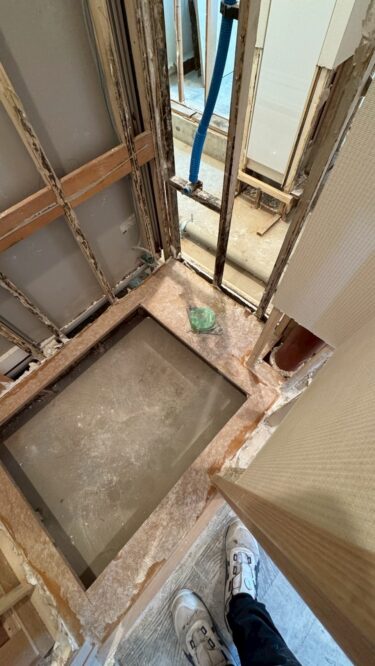 トイレ漏水の原因と対策完全ガイド：放置すると下階被害にも