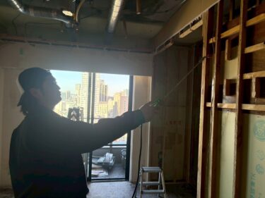 漏水・雨漏れ後のカビ繁殖を完全解決！天井・壁の見えないカビ対策とMIST工法®の真実